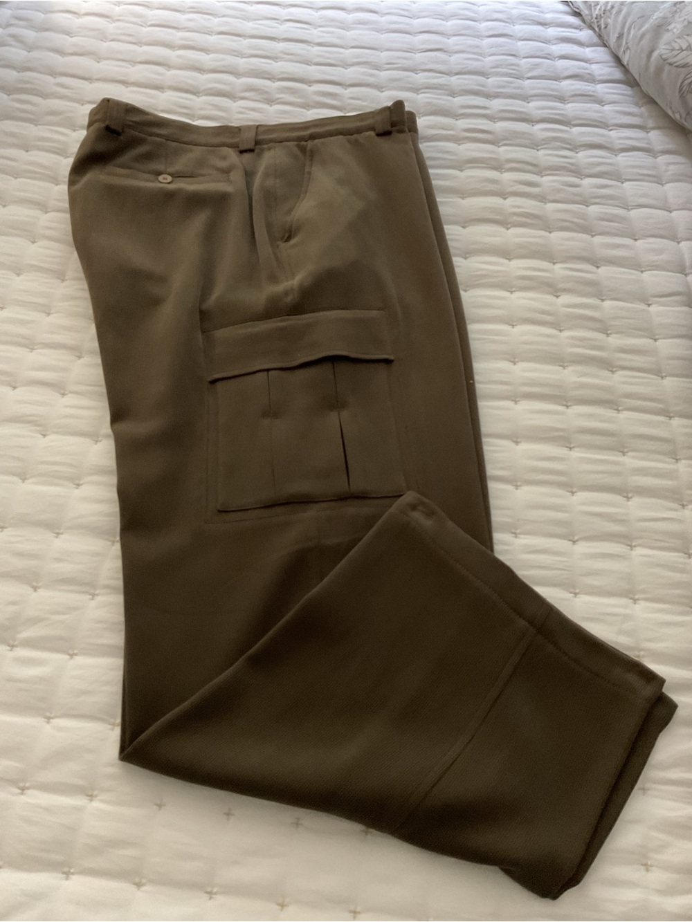 Tommy Bahama Men's Cargo Trousers in Dark Brown